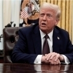 Tramp 3 yil avvalgi tintuvlar uchun hukumatdan tovon olmoqchi