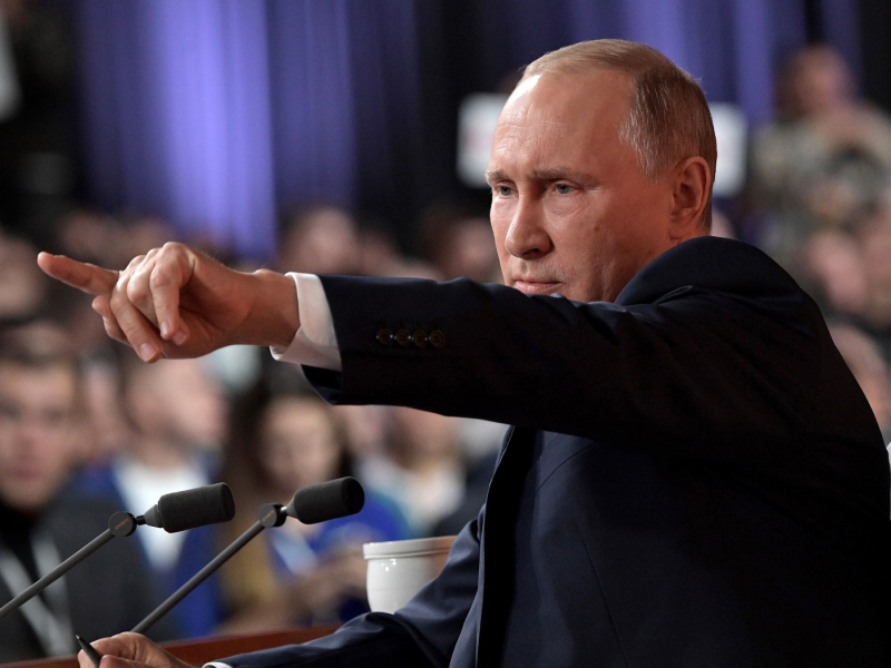 Путин: “Дори ва ниқоблар нархини кўтарган дорихоналар лицензиясидан маҳрум бўлади”