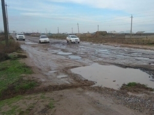 Yo‘llarni yaxshilash uchun hokim va YHXX birga ishlashi kerak – Mirziyoyev