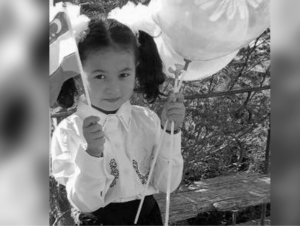 “Керак бўлса қабри очилсин”. Қашқадарёдаги поликлиникада 9 ёшли қиз вафот этди