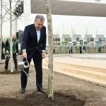 Bugun Shavkat Mirziyoyev ko‘chat ekadi
