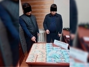 Toshkentda tadbirkordan pul undirmoqchi bo‘lgan ikki soliq inspektori ushlandi