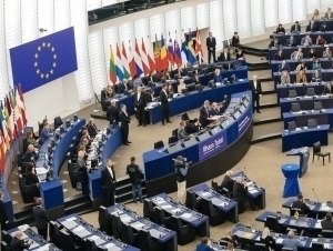 Yevroparlament Yevrokomissiyani sudga bermoqchi 