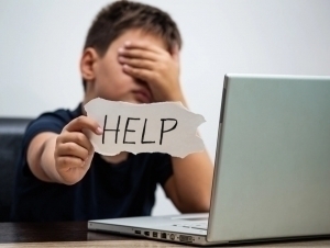 Болаларга нисбатан интернетда уятсиз ҳаракат қилиш жиноят деб баҳоланади