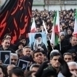 Eronda Xomanaiyning o‘limi ortidan 10 minglab odamlar yig‘ildi (video)