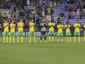 Англия кубоги ўйини вақтида мухлис вафот этди