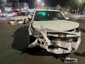 Accident involving three cars occurs in Tashkent