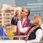 Mers va Modi Hindistonda varrak uchirdi (video)