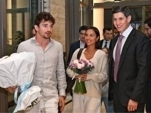 “Ferrari” piloti Sharl Lekler Toshkentga keldi (video)