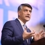 Alisher Qodirov retseptsiz dori savdosi uchun javobgarlikni kuchaytirishni taklif qildi