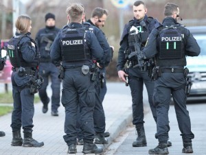 Германия ва Нидерландияда 9 нафар марказий осиёлик терроризмда гумон қилиниб, қўлга олинди