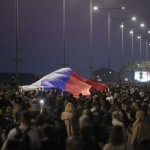 Belgradda minglab odamlar ikki hafta ichida uchinchi marta namoyishga chiqdi