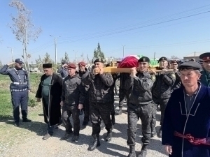 BMW urib ketishi ortidan vafot etgan YPX xodimi so‘nggi manzilga kuzatildi