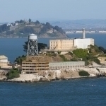 Tramp Kongressdan “Alkatras”ni tiklash uchun 152 mln dollar so‘radi