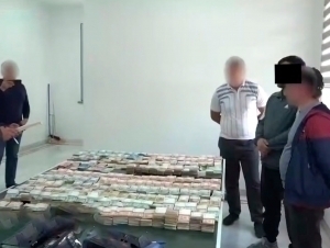 Individuals attempting to smuggle 5 billion soums worth of foreign currency to Tajikistan detained (video)