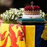 35 км соат ва 4 кмлик навбат. Лондонда Қиролича билан видолашиш бошланди