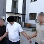 Yer va kadastr hujjatlari uchun pul olgan ikki mansabdor ushlandi (video)
