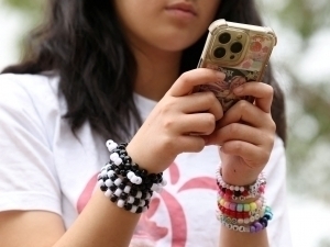 Греция ҳам болаларнинг ижтимоий тармоқларга киришини тақиқлайди