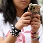 Gretsiya ham bolalarning ijtimoiy tarmoqlarga kirishini taqiqlaydi