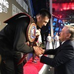 Mirziyoyev bokschilarga chempionlik kamarlarini topshirdi (fotoreportaj)