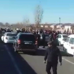 Jizzaxda ayollar gaz yo‘qligi sabab avtomobil yo‘lini to‘sib qo‘ydi