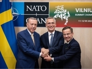 Туркия парламенти Швециянинг НАТОга киришини яна пайсалга соляпти