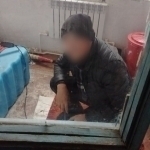 Alimentdan qarzdor ota boshqa xotinining uyidan topildi (video)