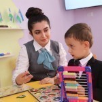 Боғча тарбиячиларининг маоши ўқитувчиларникига тенглаштирилади
