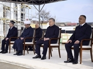 Шавкат Мирзиёев Имом Мотуридий мажмуасини зиёрат қилди