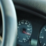 Xitoyda haydovchi avtomobilining “asiriga” aylandi