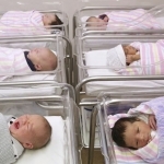 O‘zbekistonda 12 mingdan ortiq ayol 40 yoshdan keyin ona bo‘ldi