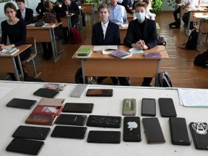 UNESCO бутун дунё мактабларида смартфонларни тақиқлашга чақирди 