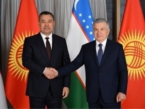 Shavkat Mirziyoyev Turkistonda Sadir Japarov bilan uchrashdi