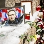 46 мингдан ортиқ киши расмийлардан Навальнийнинг жасадини оиласига қайтаришни талаб қилди
