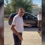 “Сени оёғимнинг тагига оламан!” Косонда мулозим фуқарога таҳдид қилди (видео)