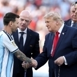 Трамп Роналду ва Месси билан ўрин алмашишни исташини айтди (видео)
