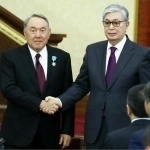 “Menga qiziq emas”. To‘qayev Putin va Nazarboyevning uchrashuvlari haqida gapirdi 