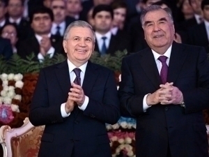 Mirziyoyev va Rahmon Dushanbeda konsert tomosha qildi