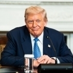 Tramp Rossiya pullarini Ukrainadagi loyihalarga yo‘naltirmoqchi – WSJ