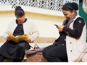 Maktab vazirligi ustozlarning “ko‘chada qolishiga” ularning o‘zlarini aybdor qildi