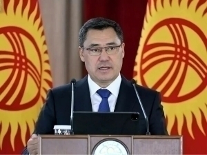 Қирғизистон ташқи қарзини бир кунда тўлай олади – Жапаров