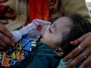 Деҳлида ҳаво ифлосланиши ортидан ўткир респиратор касалликлар кескин ошди