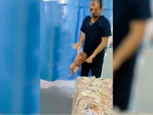 ССВ гўдакни қўғирчоқдек ҳар кўйга солган кимлигини аниқлашга киришди