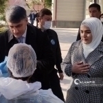 Ayollarni pasportga ro‘molini yechib tushishga majburlashni to‘xtatish kerak – Alisher Qodirov