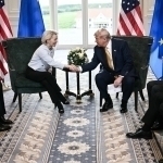 Трамп ва фон дер Ляйен Россия ҳамкорларини бож билан жазолашни муҳокама қилди
