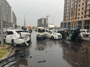 Prado collides with 3 cars in Tashkent, resulting death of the driver