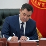 Жапаров қирғизистонликларни хавотирга солаётган қонунни имзолади
