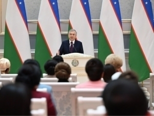 Shavkat Mirziyoyev bir guruh xotin-qizlarni mukofotladi 