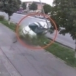 Фарғонада Lacetti устун ва дарахтга урилиб, ағдарилиб кетди (видео)