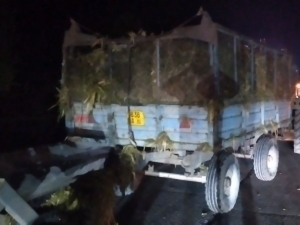 Bus collision with tractor-trailer in Samarkand leaves passenger injured